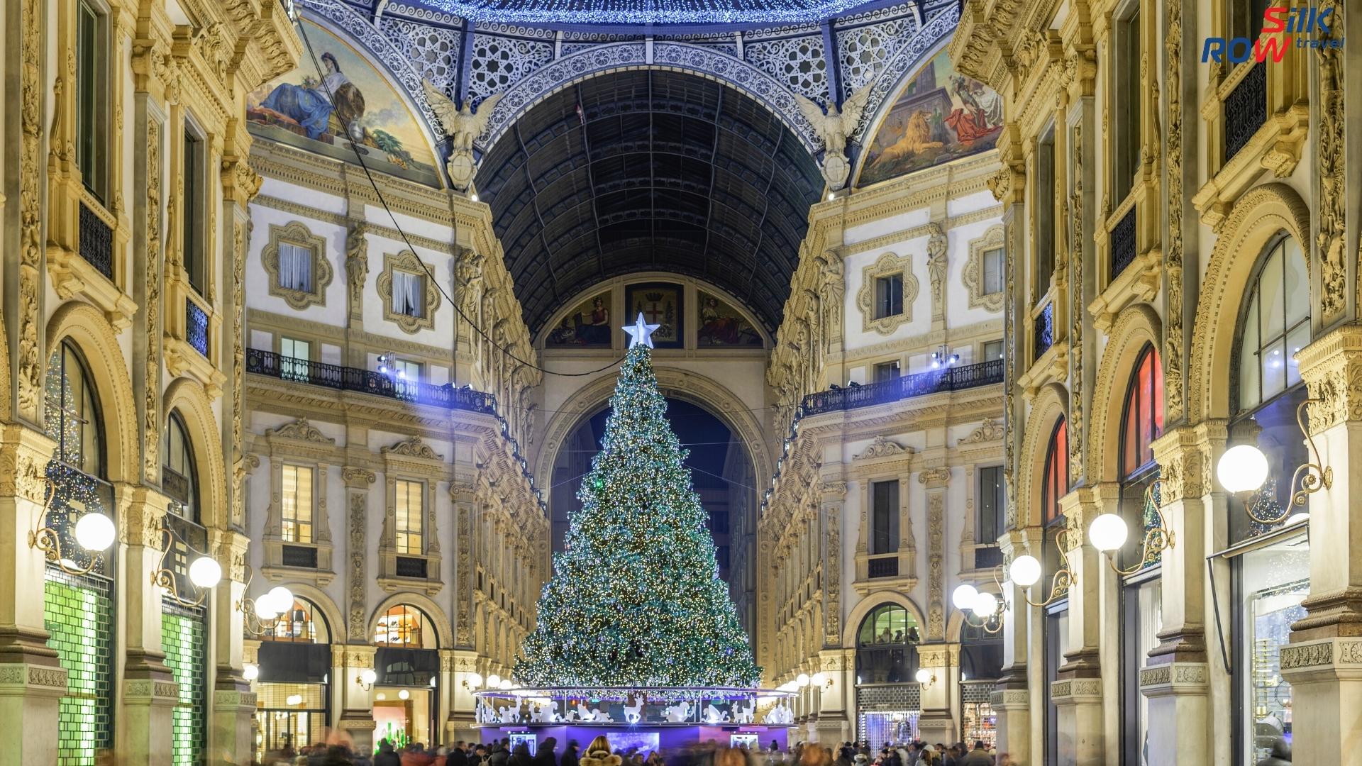 Không khí nhộn nhịp vào Giáng sinh tại Galleria Vittorio Emanuele II